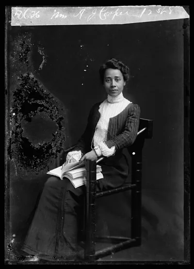 Anna J Evans