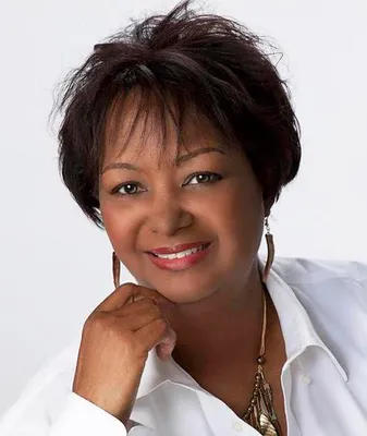 Rachel Ren E Russell