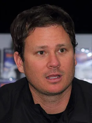 Tom Delonge Suzanne Young